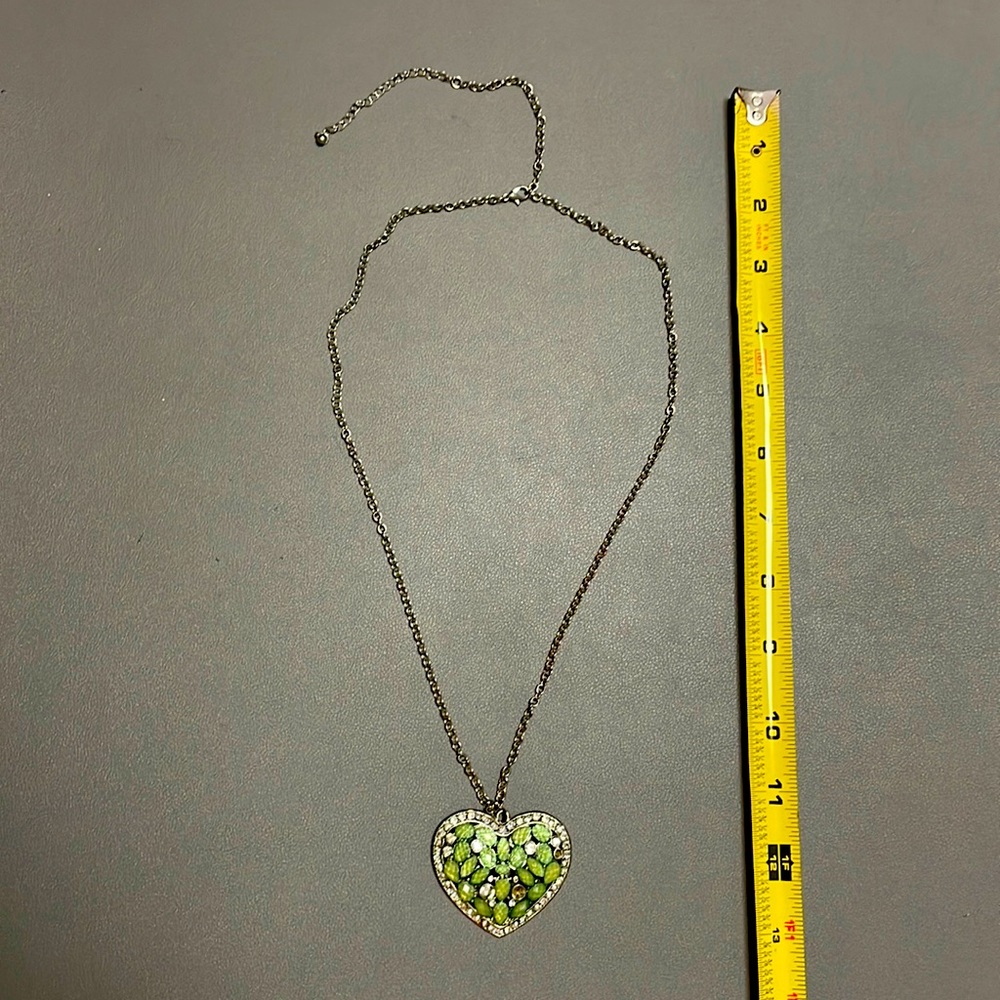 Green Heart Necklace / OS
